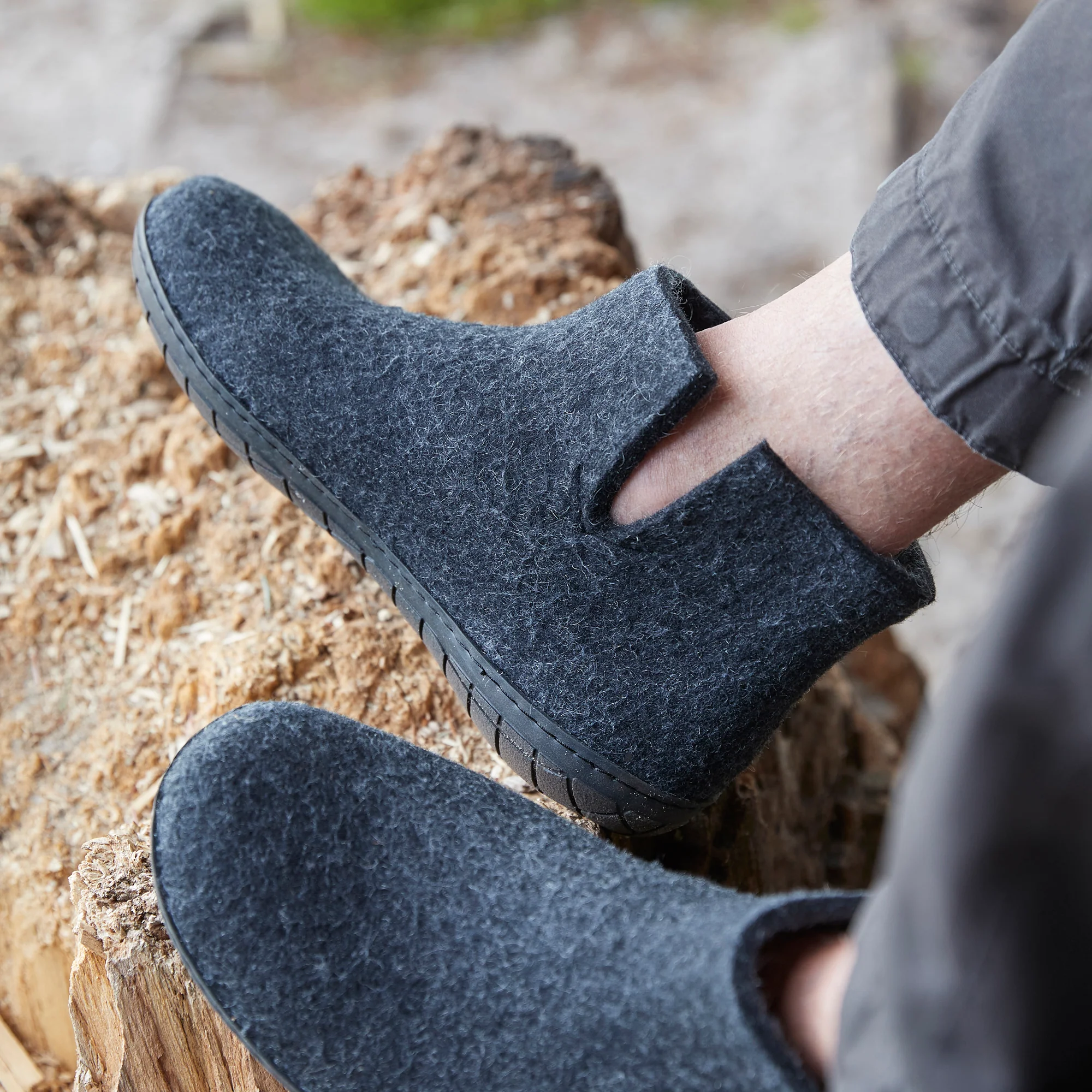 Boot with natural rubber sole - black - Charcoal - Image 3