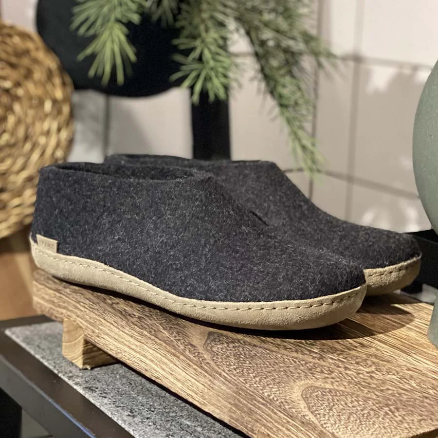 Shoe with leather sole - Charcoal - Image 3