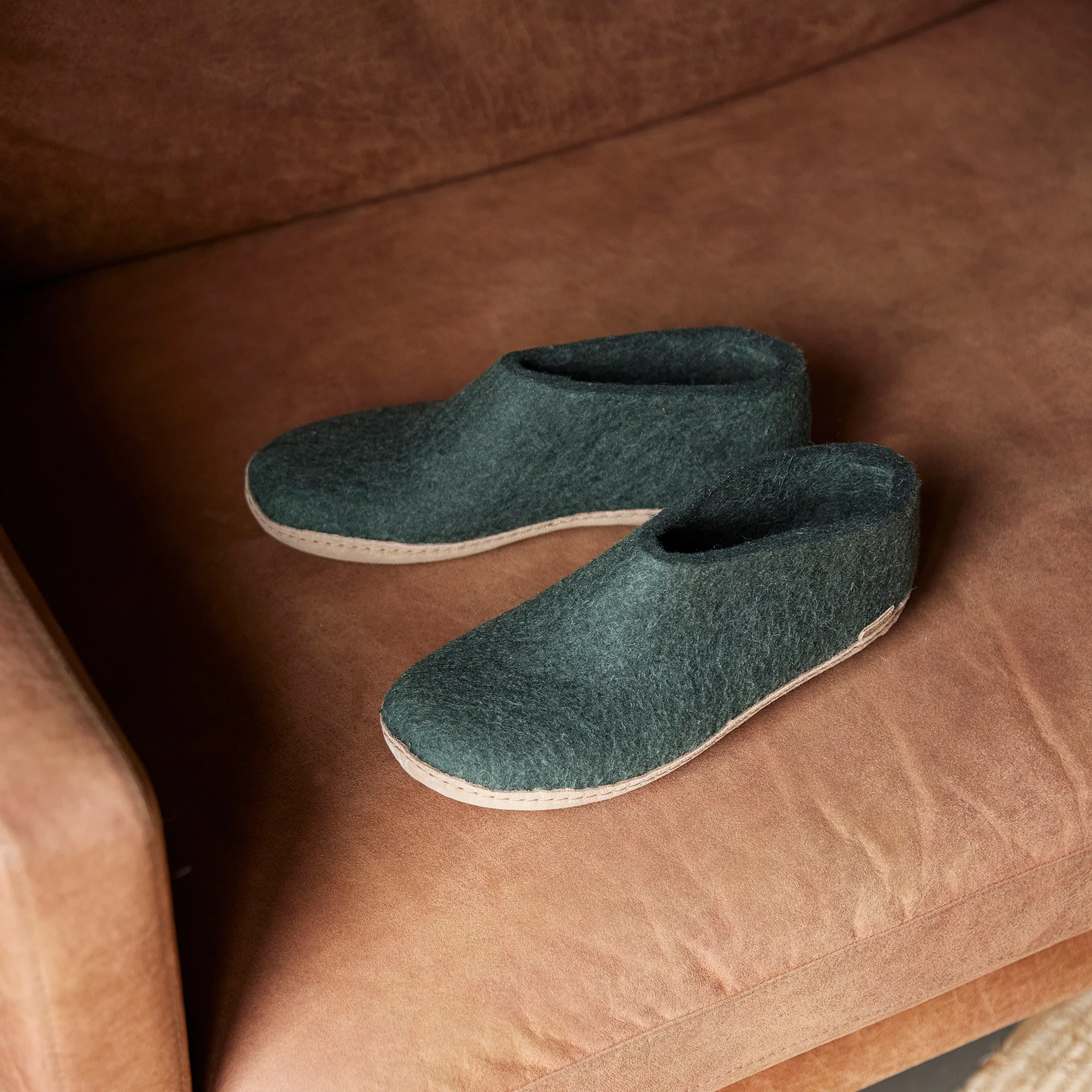 Shoe with leather sole - Forest - Image 3