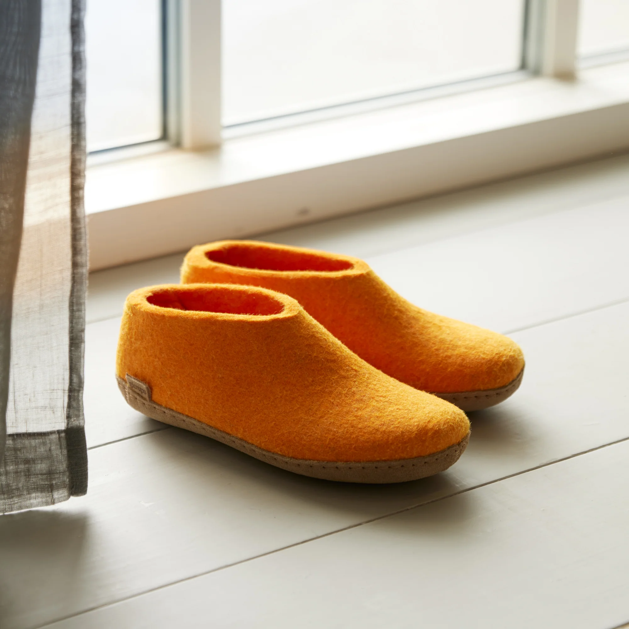 Shoe with leather sole - Orange - Image 2