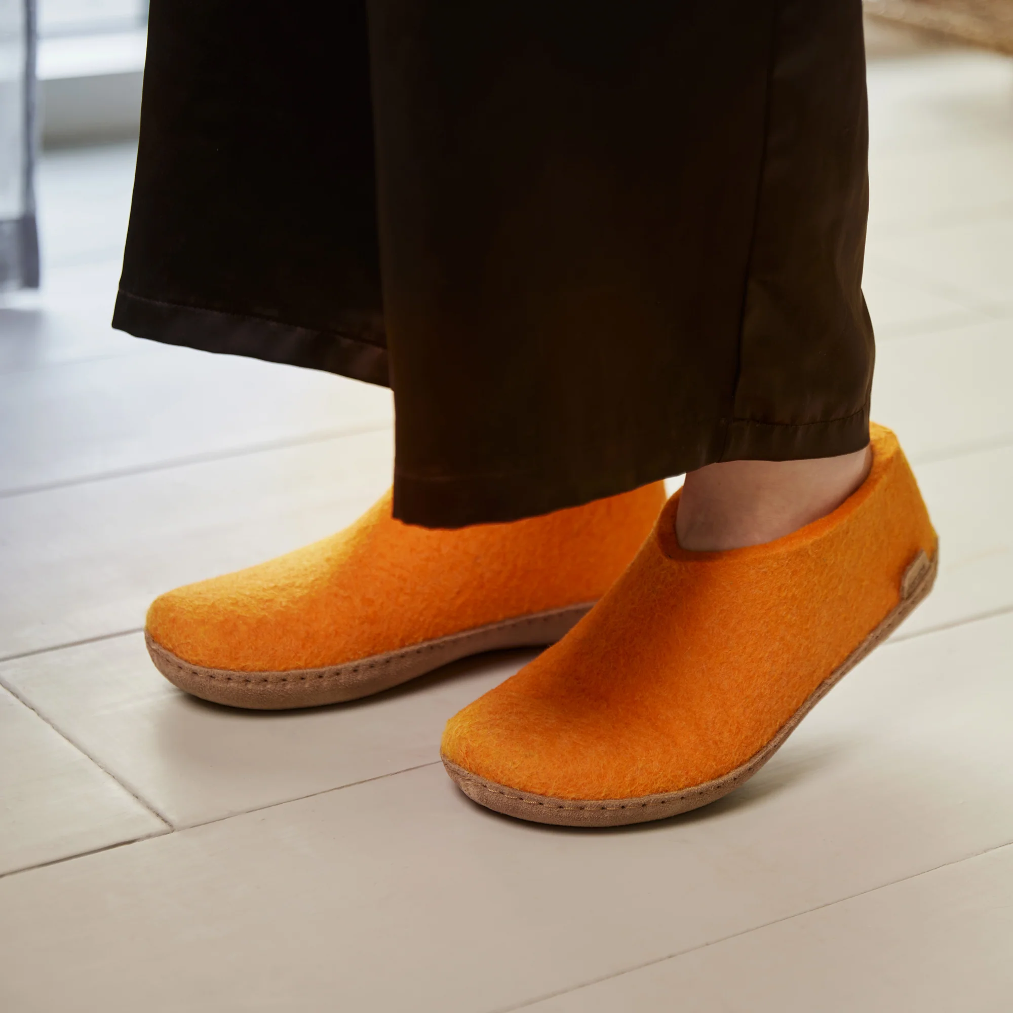 Shoe with leather sole - Orange - Image 3