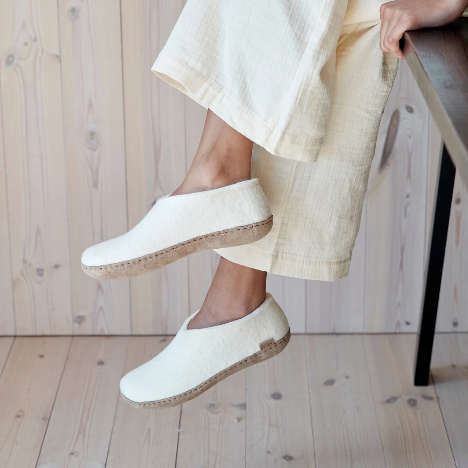 Shoe with leather sole - Off white - Image 2