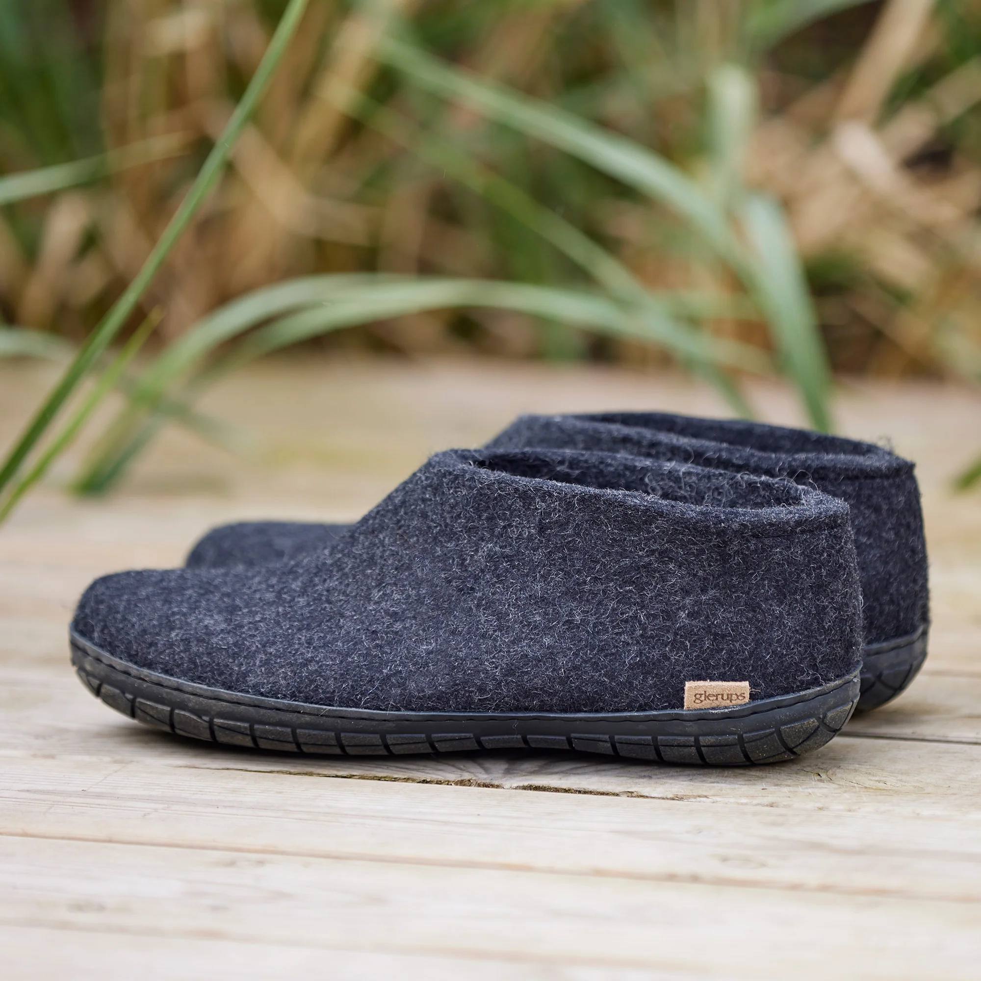 Shoe with natural rubber sole - black - Charcoal - Image 3