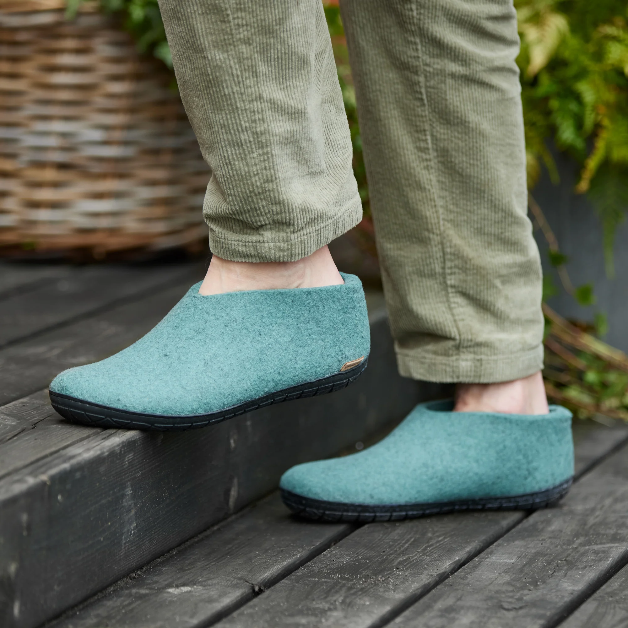 Shoe with natural rubber sole - black - North Sea - Image 3